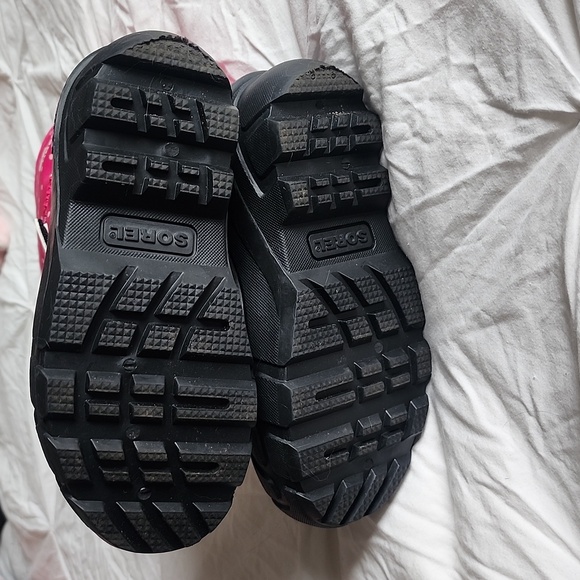 Girl's Sorel "Flurry" snow boots - Picture 4 of 6